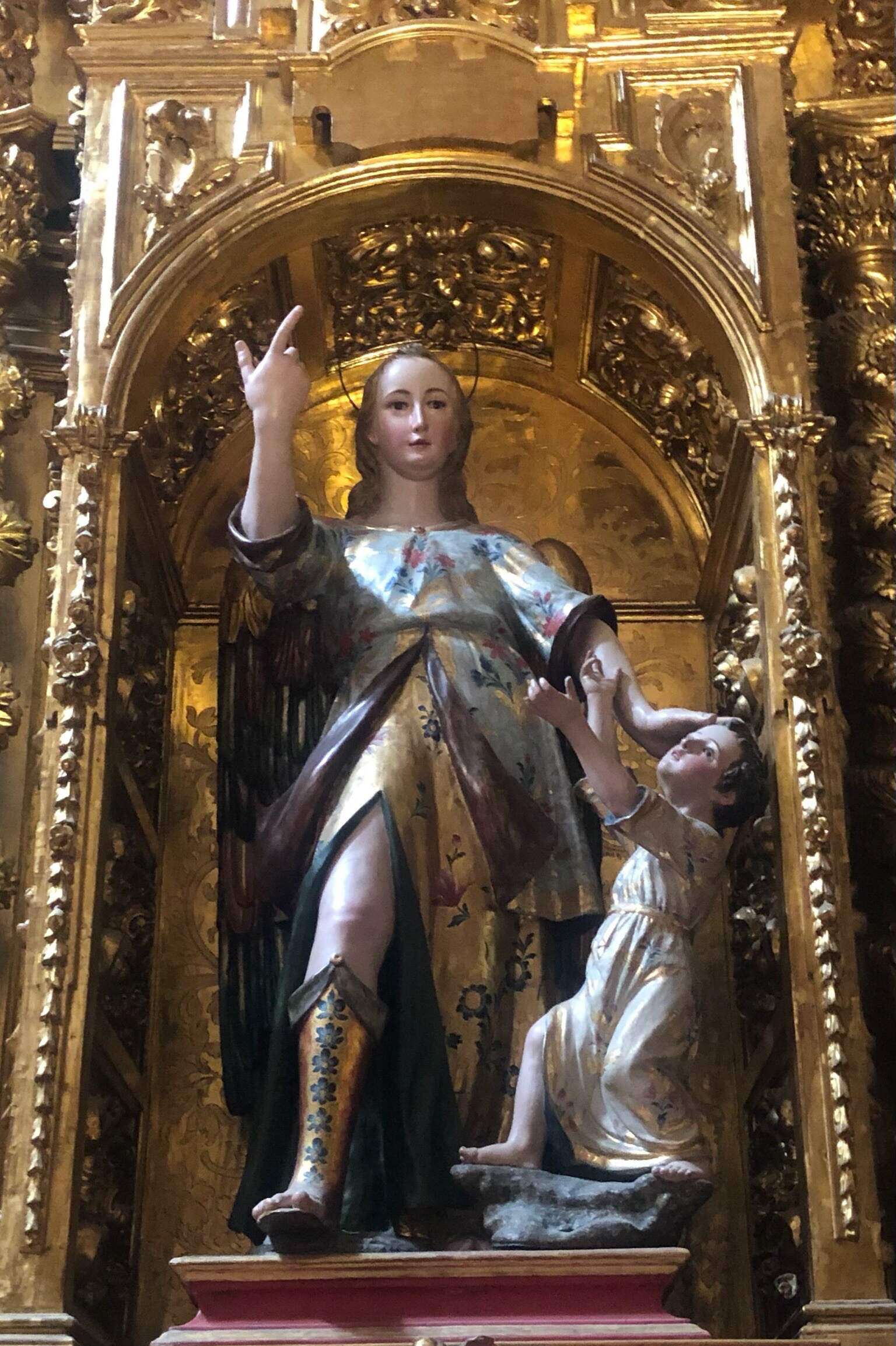 14 Day Spain Itinerary Statues in the Mezquita