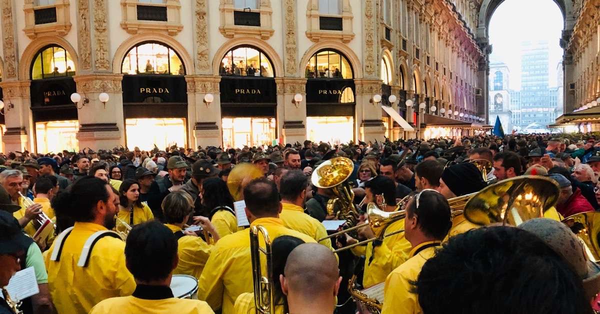 Planning a trip to Italy, Ilan Shopping Mall full of Alpinismos