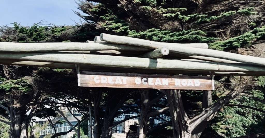 Best Road Trips for Couples: Welcome to Great Ocean Road Sign