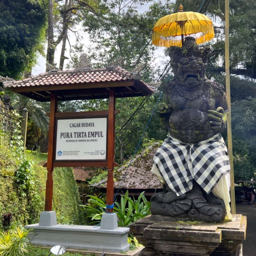 Where to stay in Bali near the Pura Tirta Empul Temple with a ritual bath