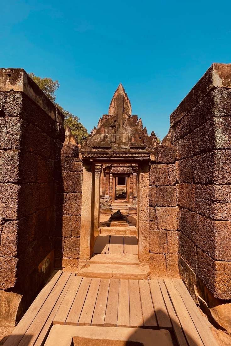 Ankor Wat Photos: Multiple Walkway Entrances lined up