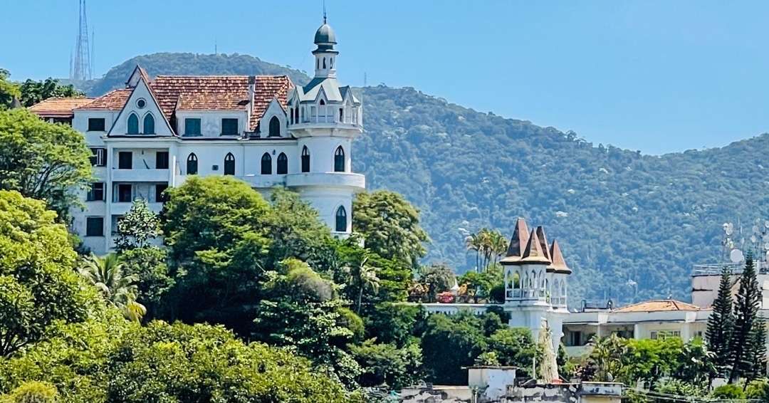 Rio de Janeiro Tours- Famous Hotel - restaurant