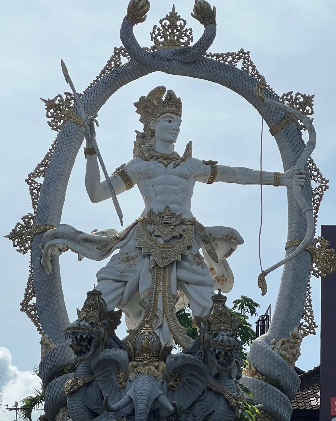 How many days in Bali? A warrior statue