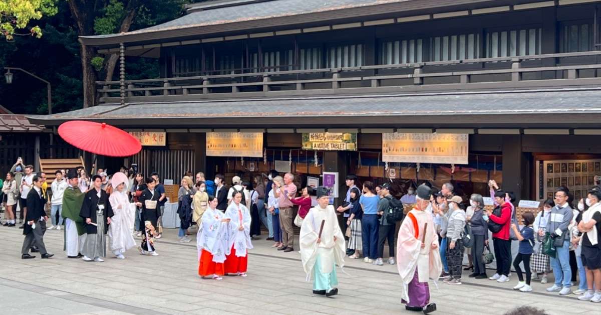 Trips to Japan: Wedding march at the shrine