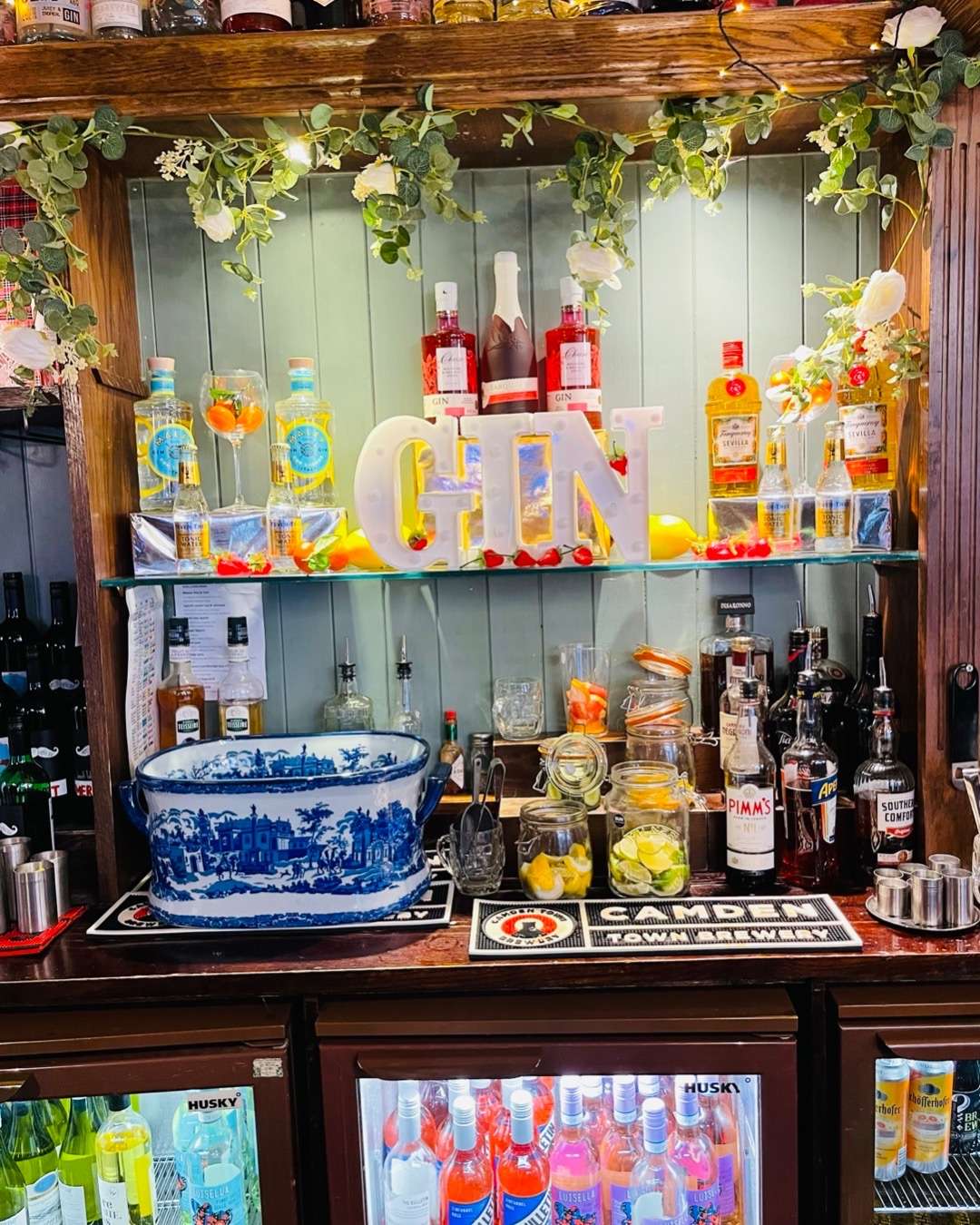 What is London known for Pretty pub