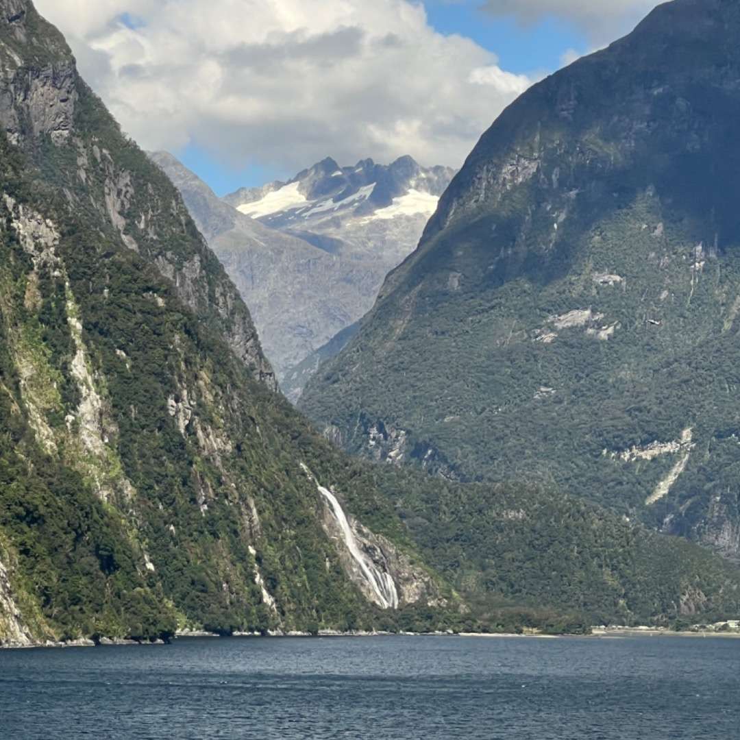 New Zealand Travel Package - Fiordland National Park