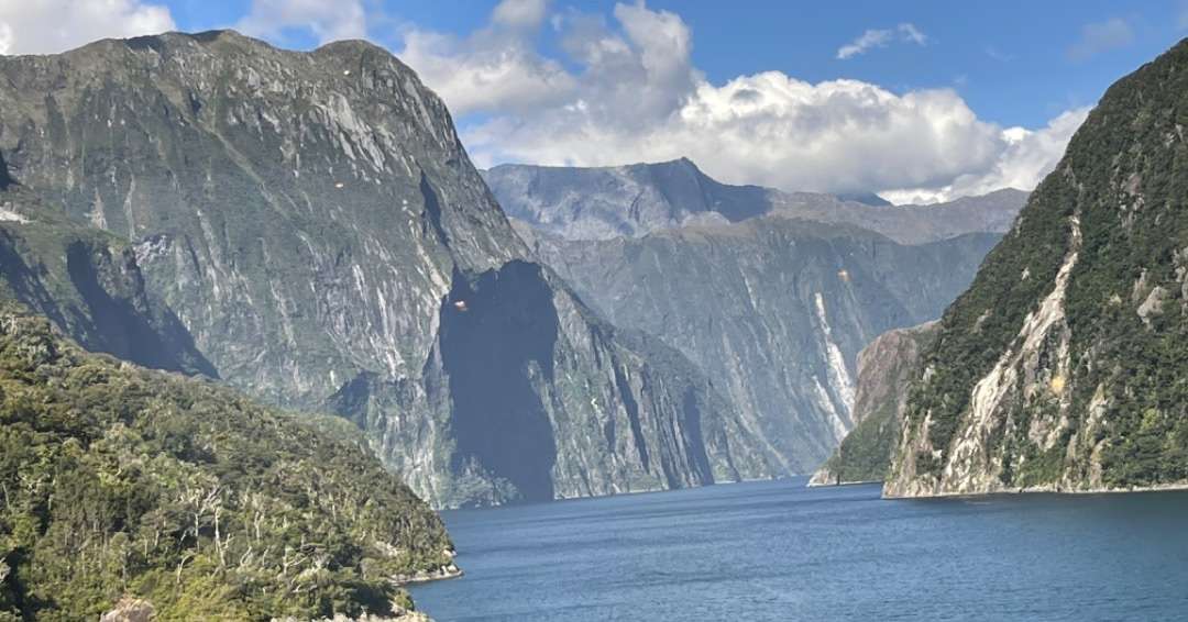 New Zealand Travel Package - Fiordland National Park