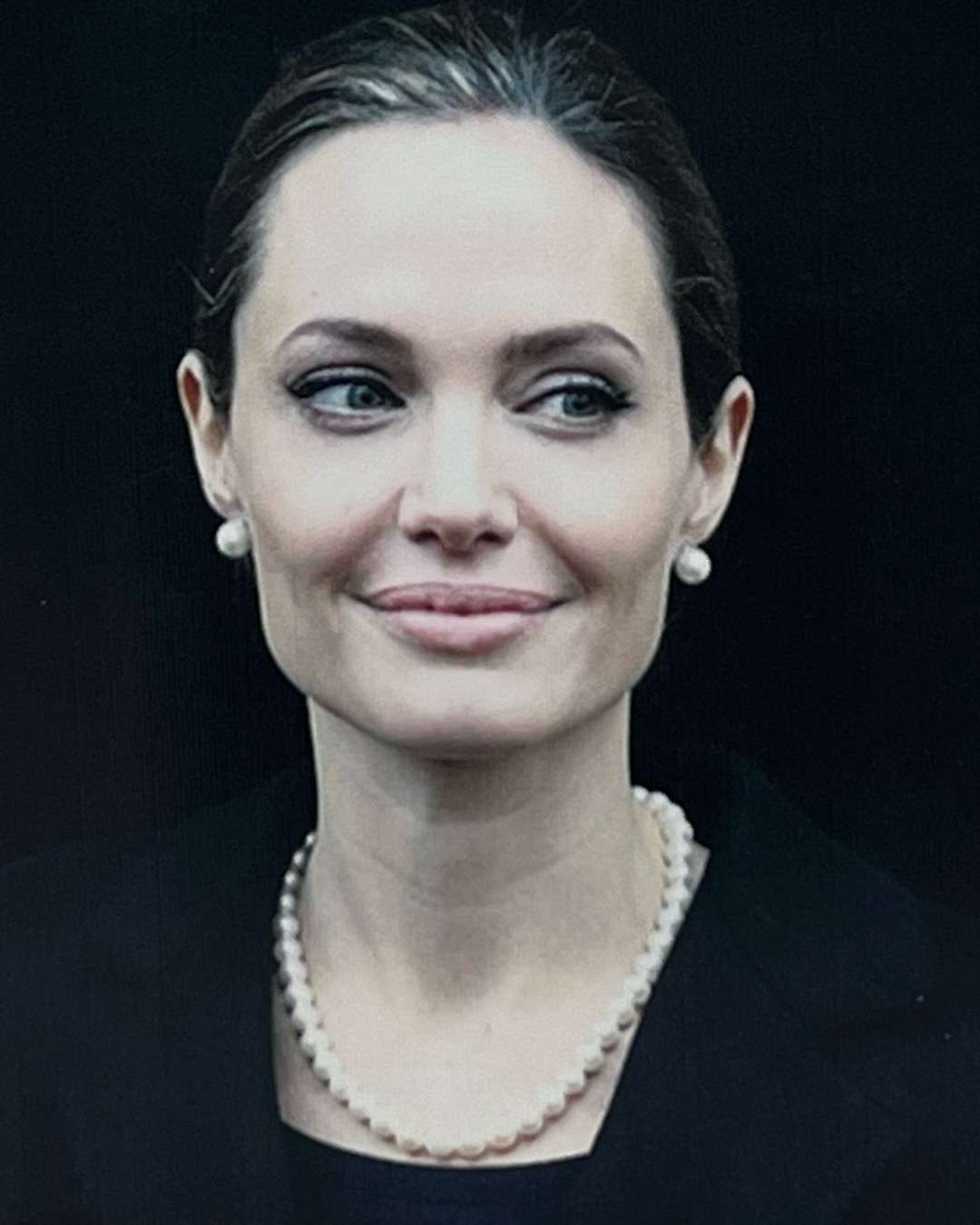 Picture of Angelina Jolie