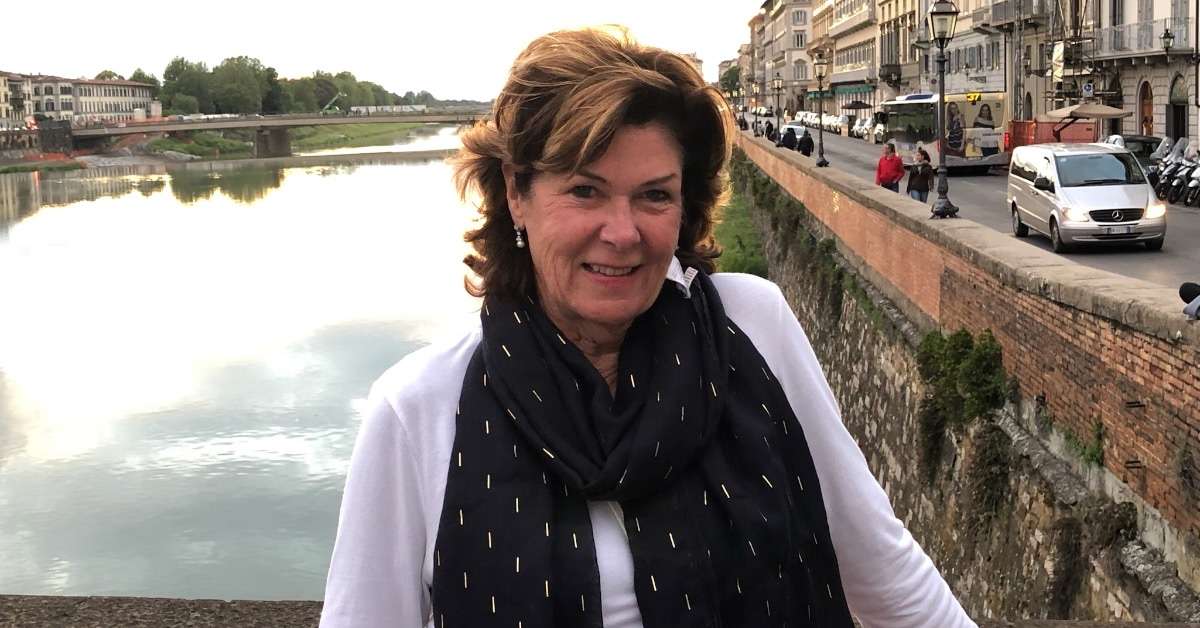 Landmarks in Florence Italy - Robin and the Arno river