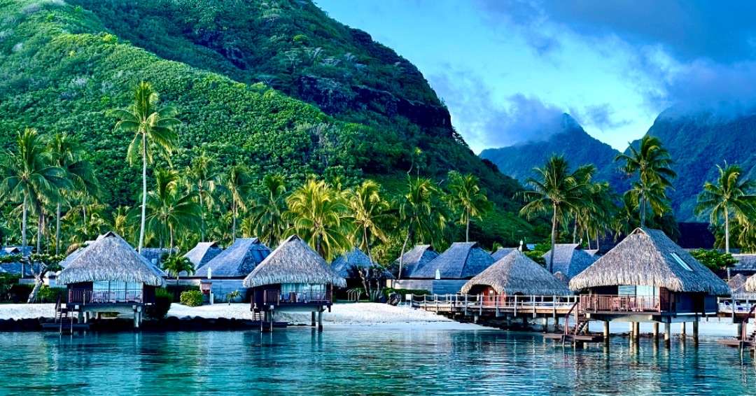 Best Time to Visit French Polynesia Overwater Bungalows