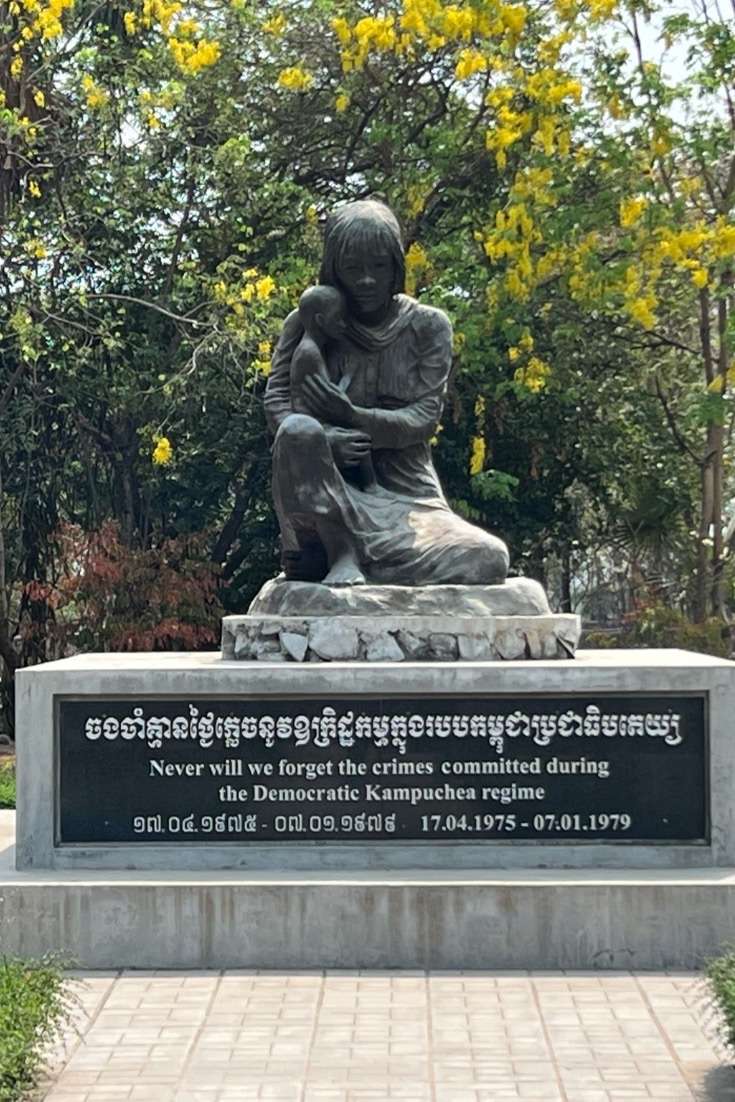 Killing Fields Memorial: Statue of Woman holding baby