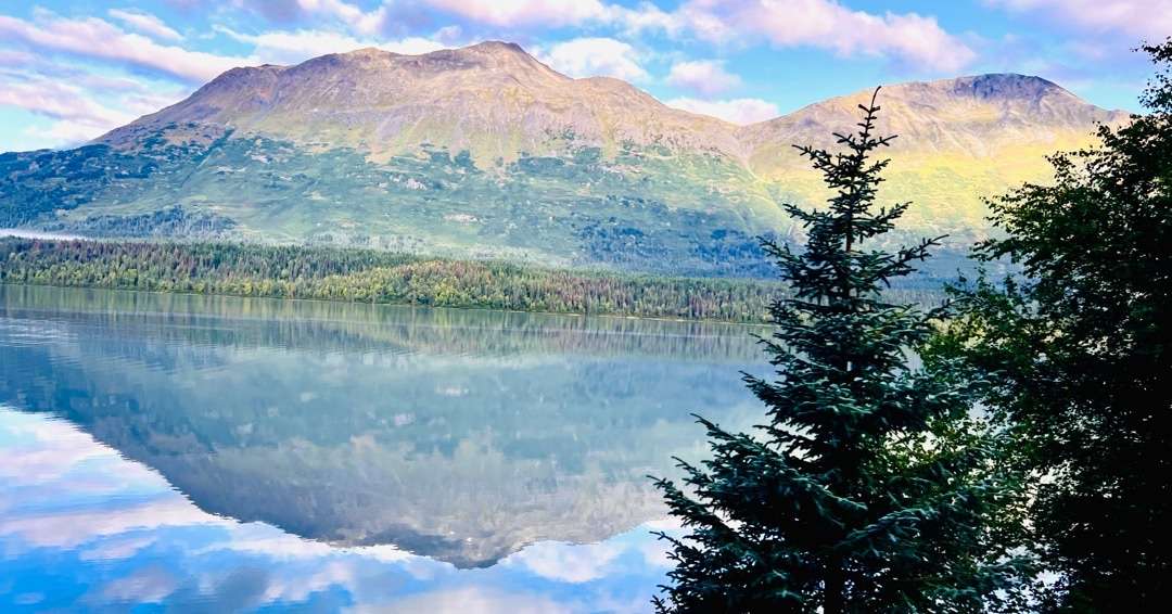 Gorgeous picture of Mountain reflecting in the water