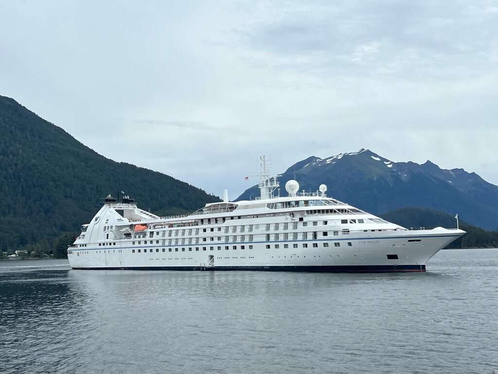 Cruise ship size comparisons ship at anchor - Windstar Sea Breeze