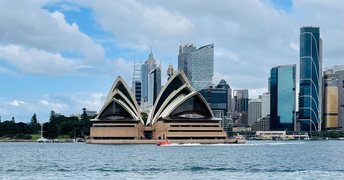 famous theaters sydney opera house