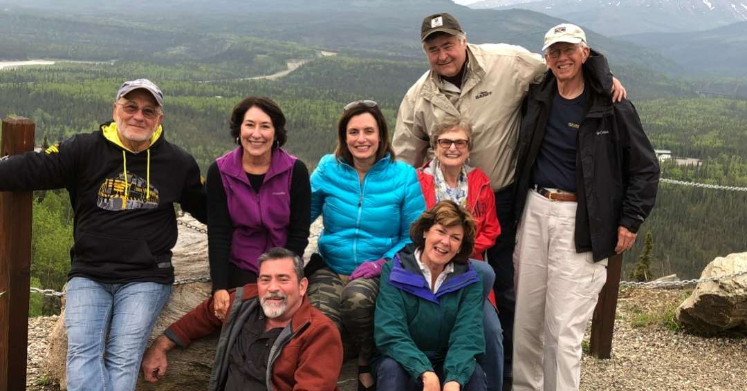 Small Group Tours: Friends gathering in Hawaii