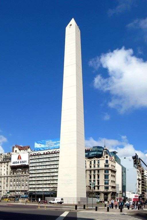 Buenos Aires in winter: Obelisk