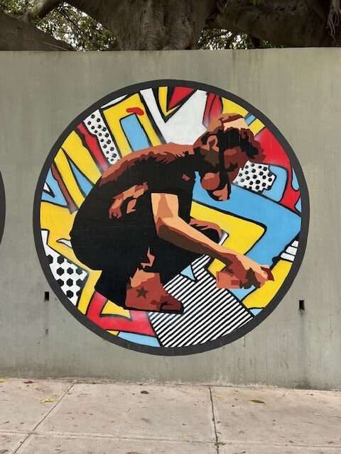 Buenos Aires in winter: Man Spray Painting