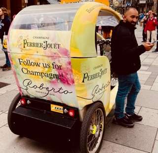 Shopping in Vienna: man with Pedi cart