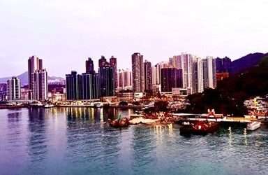 Traveling to Hong Kong: Skylines, Temples & Street Markets