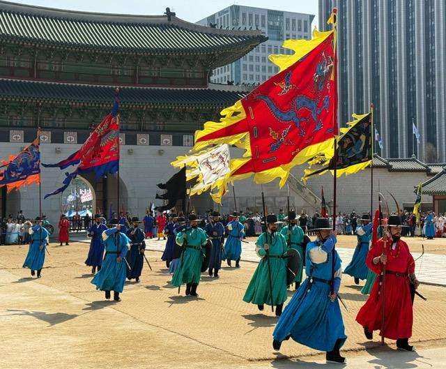 chaning of the guard at Gyeongbokgung Palace