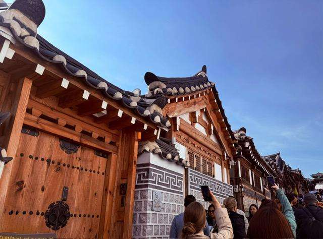 Visiting places in Seoul South Korea: exterior of traditional Korean building