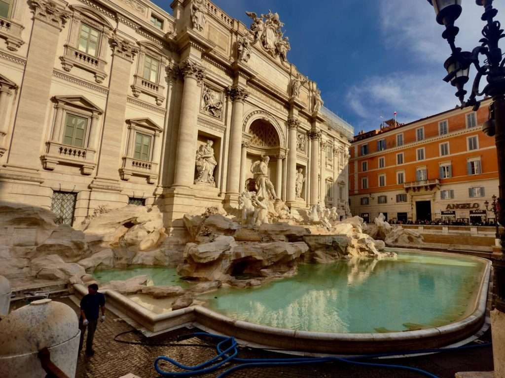 How many days do you need in Rome? Trevi Fountain in Rome, sunny day view, a must to return.